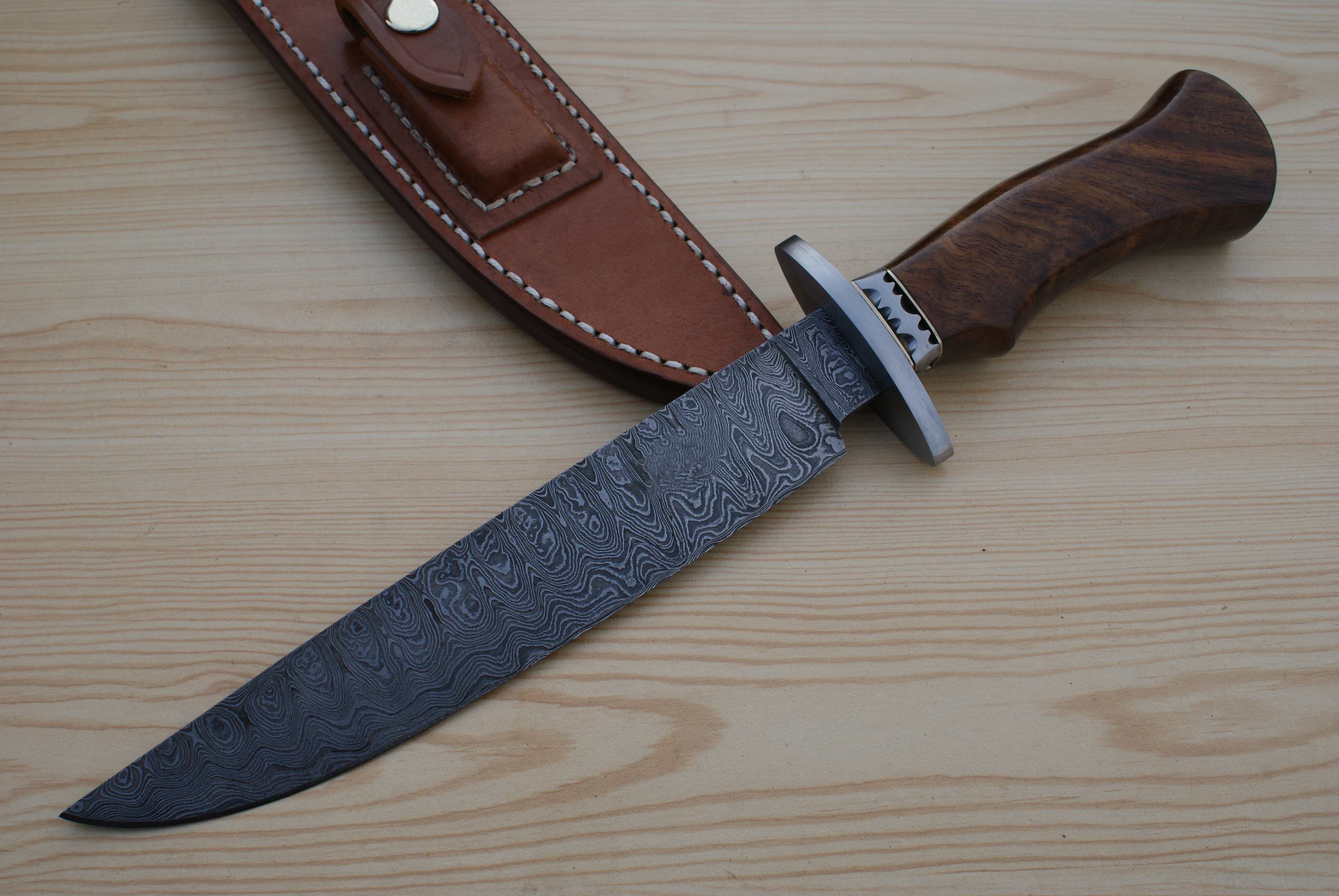 Damascus Bowie Knives